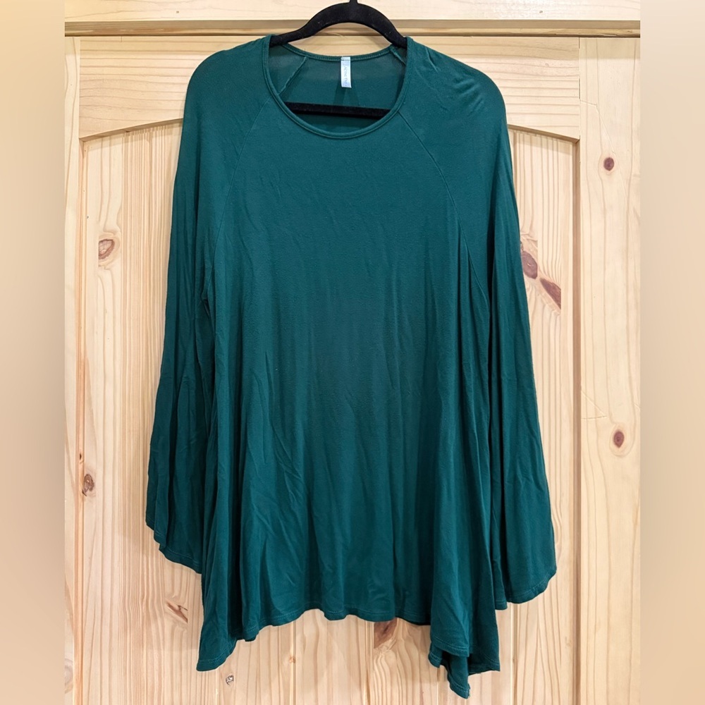 Acting Pro Emerald Green Long-Sleeve Swing Tunic